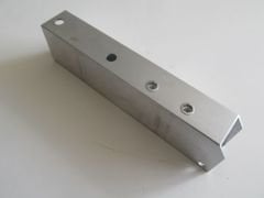 BMW 5 SERİ F10 TAMPON BAĞLANTI BRAKETİ ÖN SAĞ 51117158874